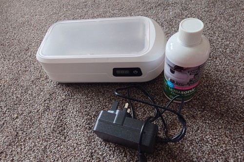Ultrasonic cleaner with - ultrasonic,
